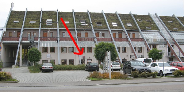 Grasdachhaus - Eingang